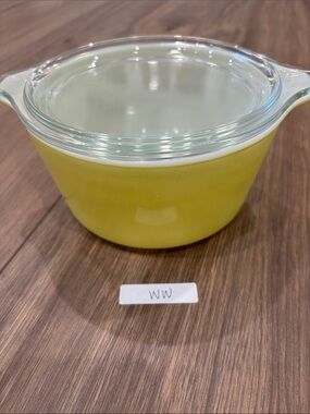 Pyrex Verde 473 with Lid